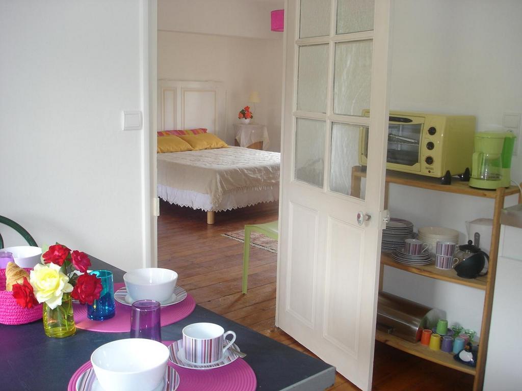 Les Longchamps Bed & Breakfast Neuille Ngoại thất bức ảnh