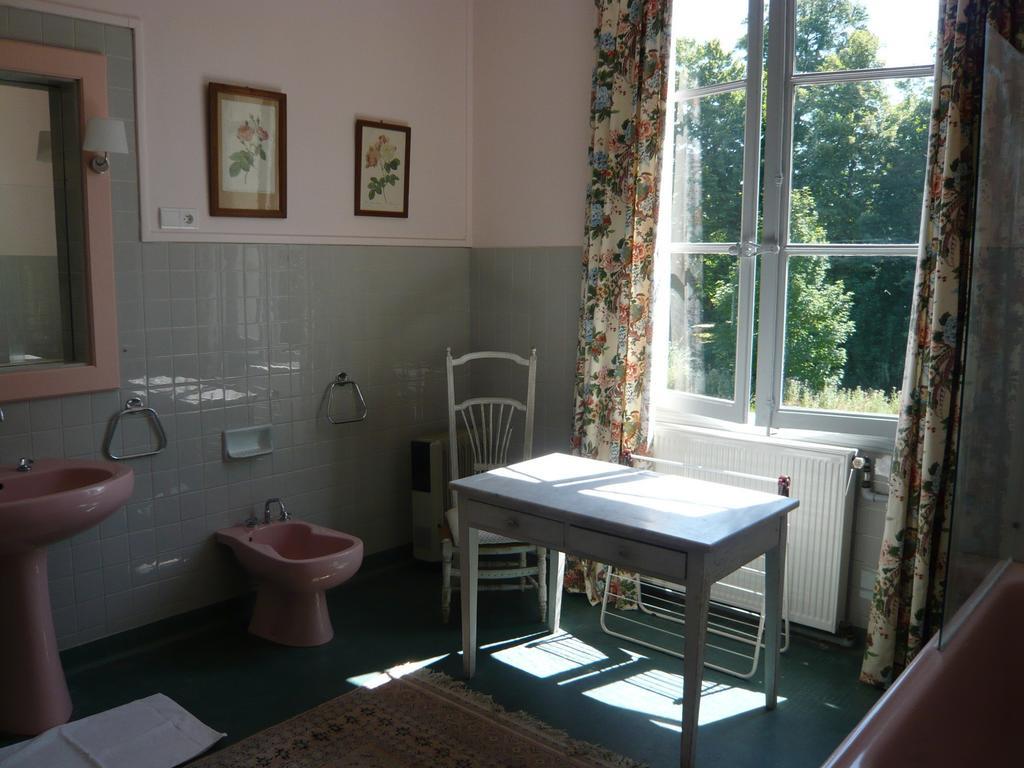 Les Longchamps Bed & Breakfast Neuille Ngoại thất bức ảnh