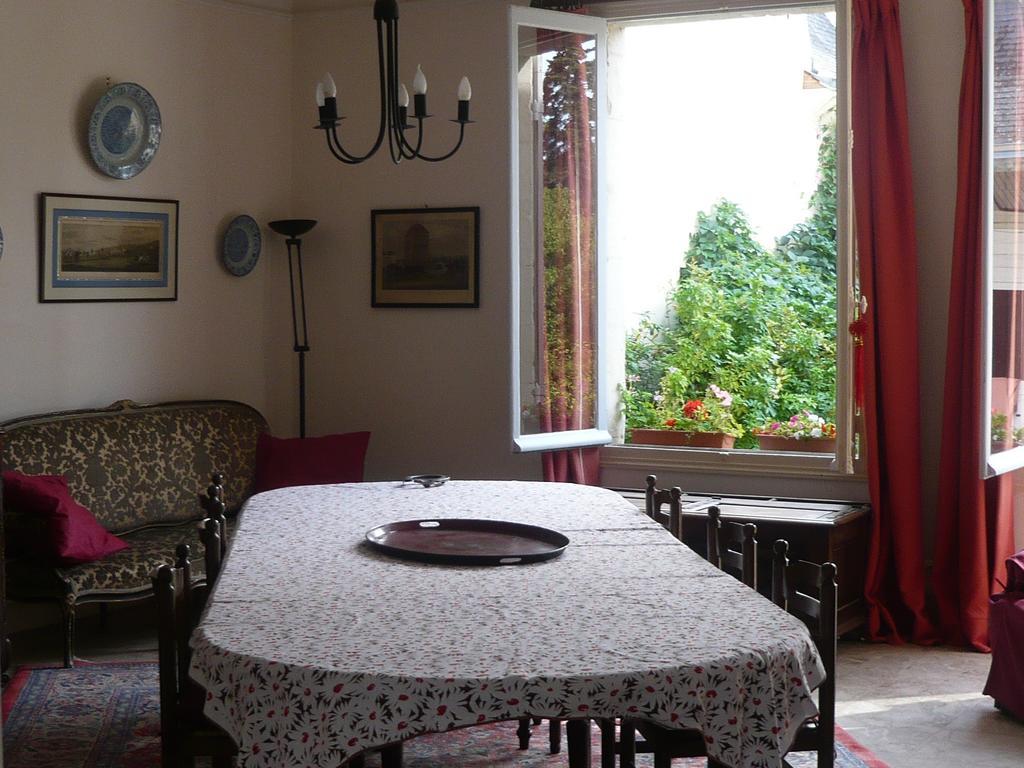 Les Longchamps Bed & Breakfast Neuille Ngoại thất bức ảnh