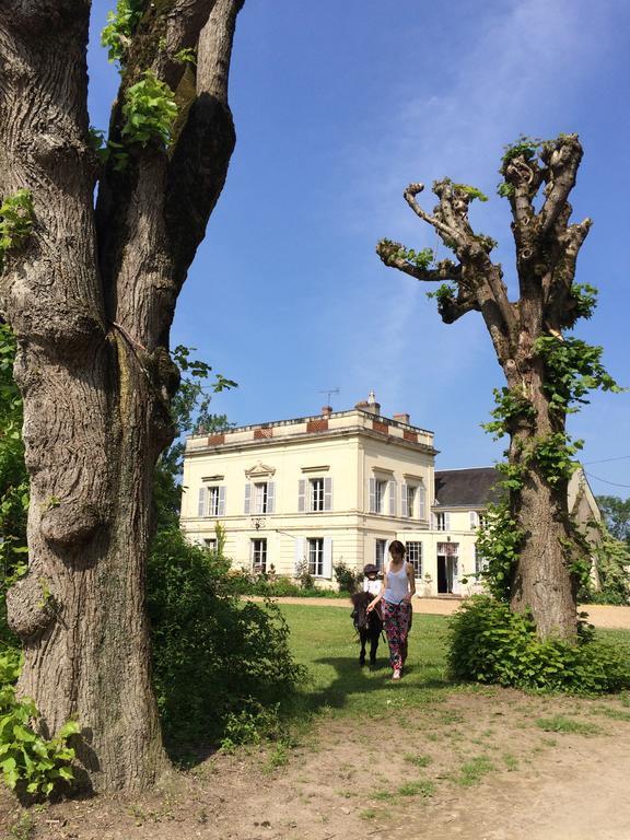 Les Longchamps Bed & Breakfast Neuille Ngoại thất bức ảnh