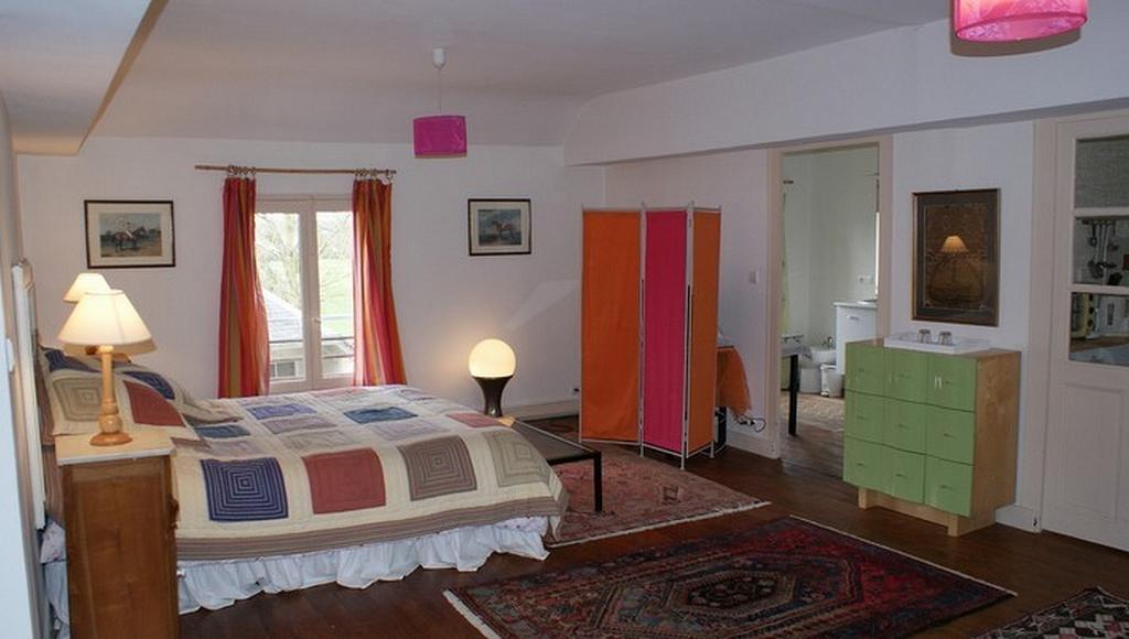 Les Longchamps Bed & Breakfast Neuille Ngoại thất bức ảnh