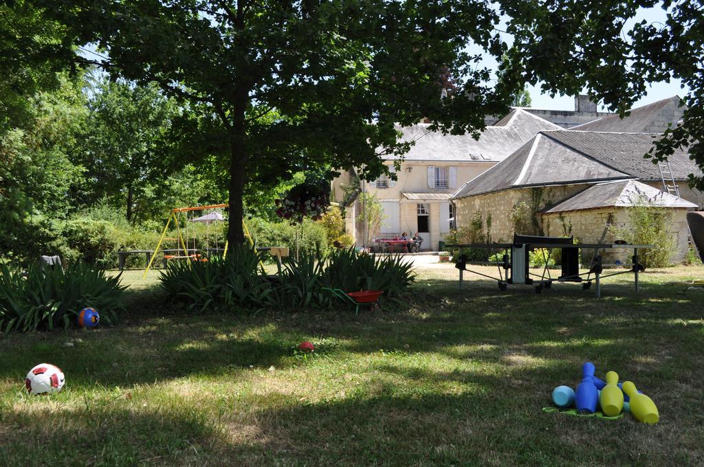 Les Longchamps Bed & Breakfast Neuille Ngoại thất bức ảnh