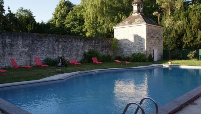 Les Longchamps Bed & Breakfast Neuille Ngoại thất bức ảnh
